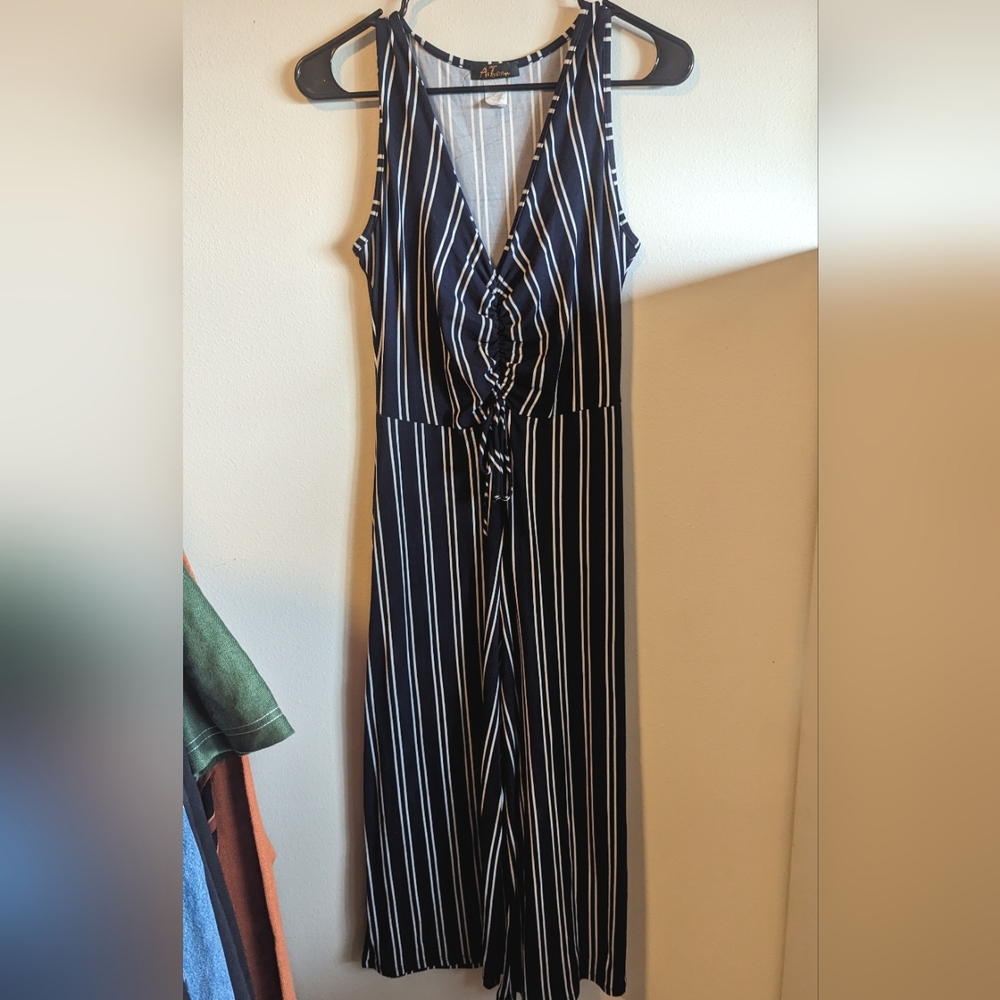 A&T Sleeveless V-neck Jumpsuit